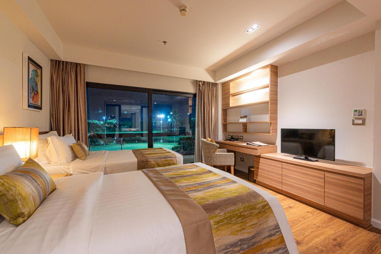 Summit Windmill Golf Suite Hotel At Suvarnabhumi Бангкок Экстерьер фото