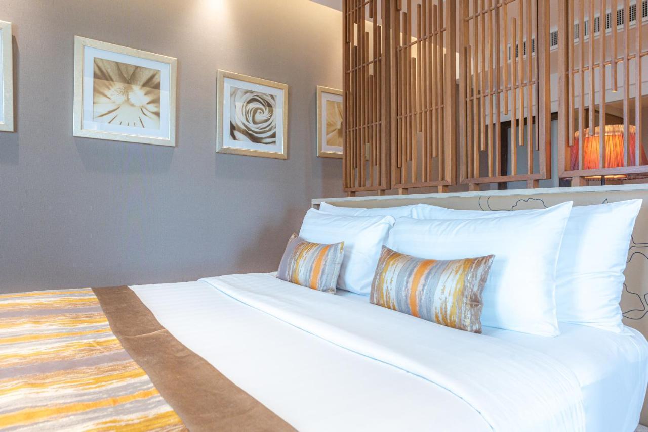 Summit Windmill Golf Suite Hotel At Suvarnabhumi Бангкок Экстерьер фото Deluxe Room