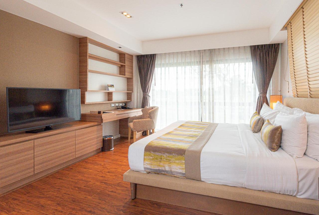 Summit Windmill Golf Suite Hotel At Suvarnabhumi Бангкок Экстерьер фото Deluxe Room