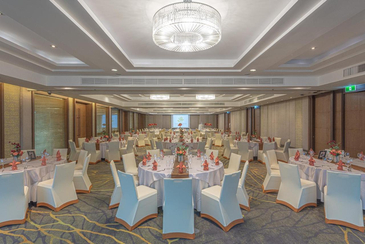 Summit Windmill Golf Suite Hotel At Suvarnabhumi Бангкок Экстерьер фото The Grand Ballroom