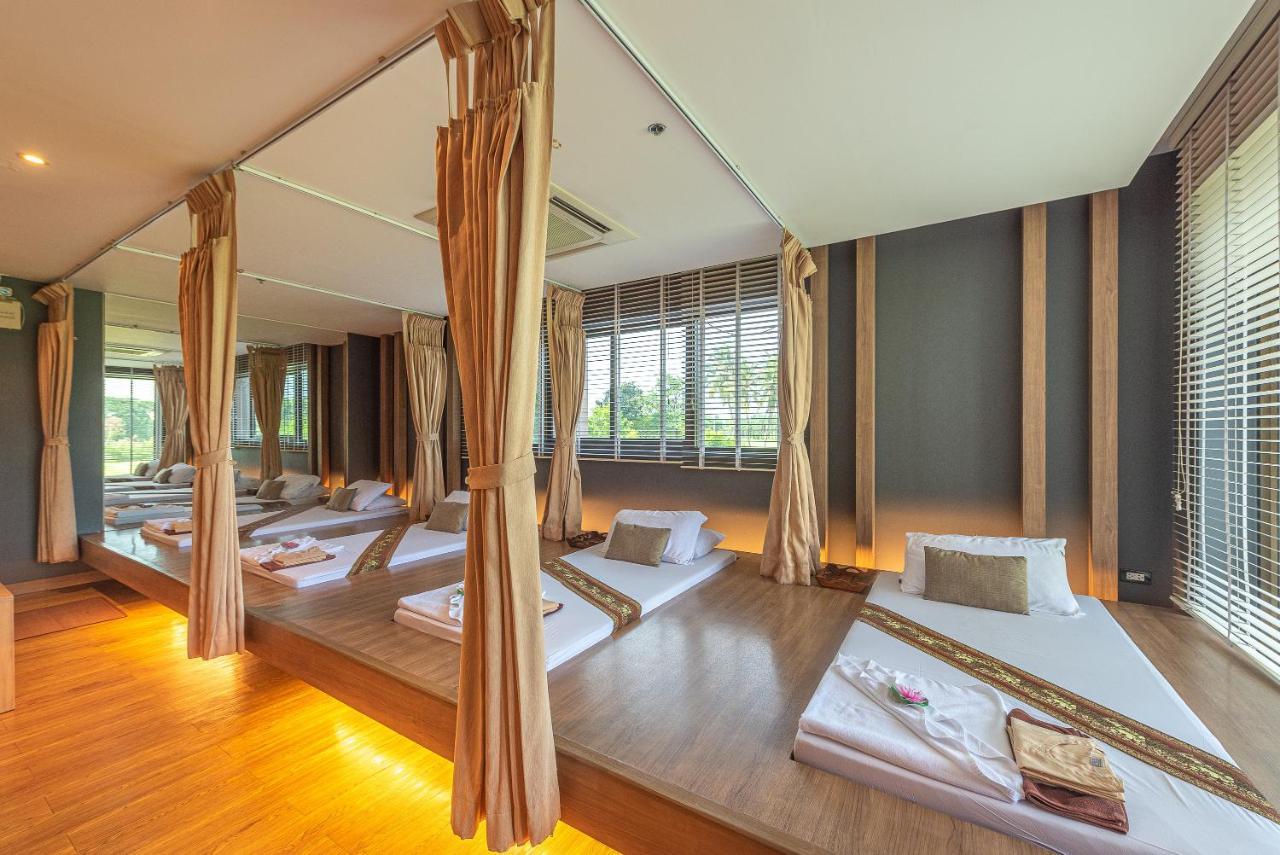 Summit Windmill Golf Suite Hotel At Suvarnabhumi Бангкок Экстерьер фото Thai massage beds